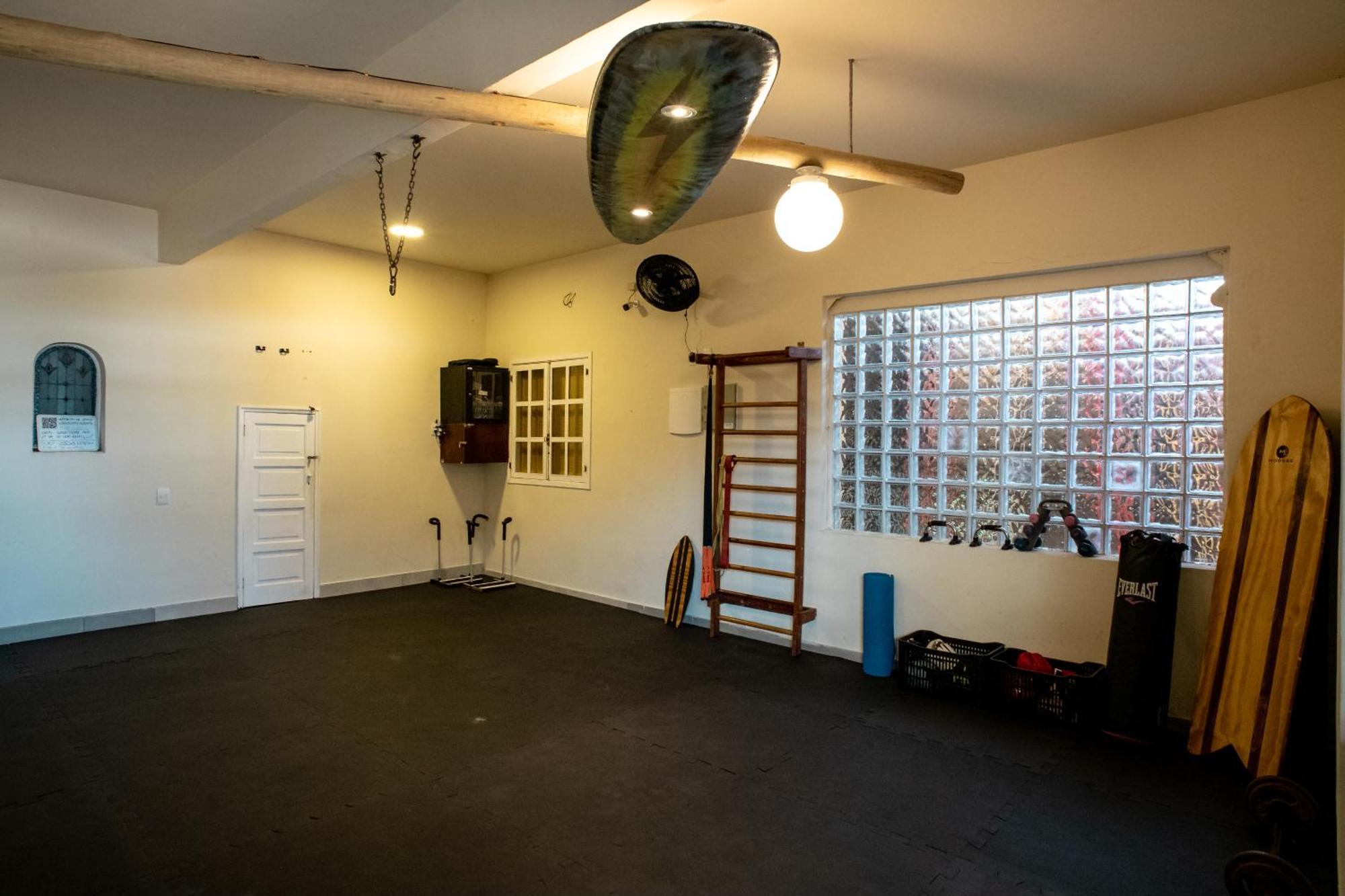 Longboard Paradise Surf Club Hostal